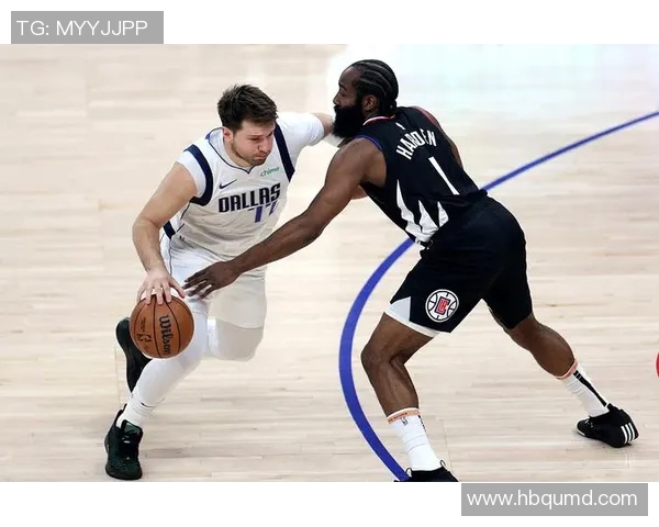 2017年NBA季后赛火箭与雷霆第四场激战回顾与精彩瞬间分析
