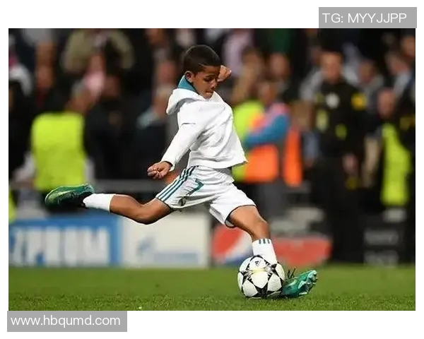 身高19米的足球明星如何在绿茵场上创造传奇与辉煌 身高19米的足球明星如何在绿茵场上创造传奇与辉煌